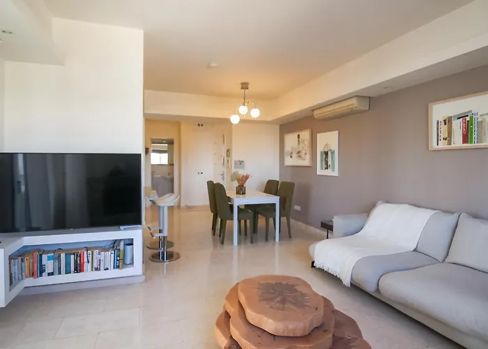 Phaedrus Living Erato Luxury Penthouse